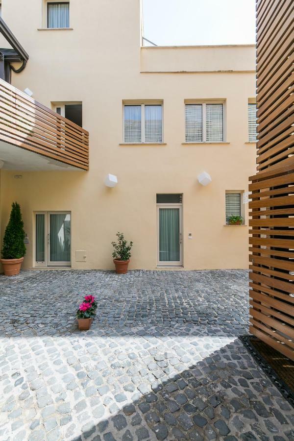 Demetra Eco Guest House Rome Bagian luar foto